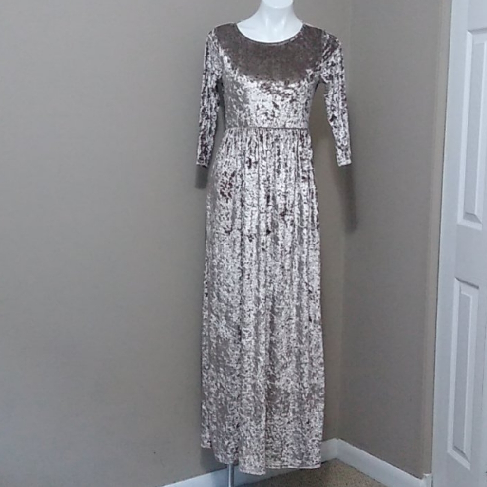 Wanna B velvet gold modest maxi dress medium